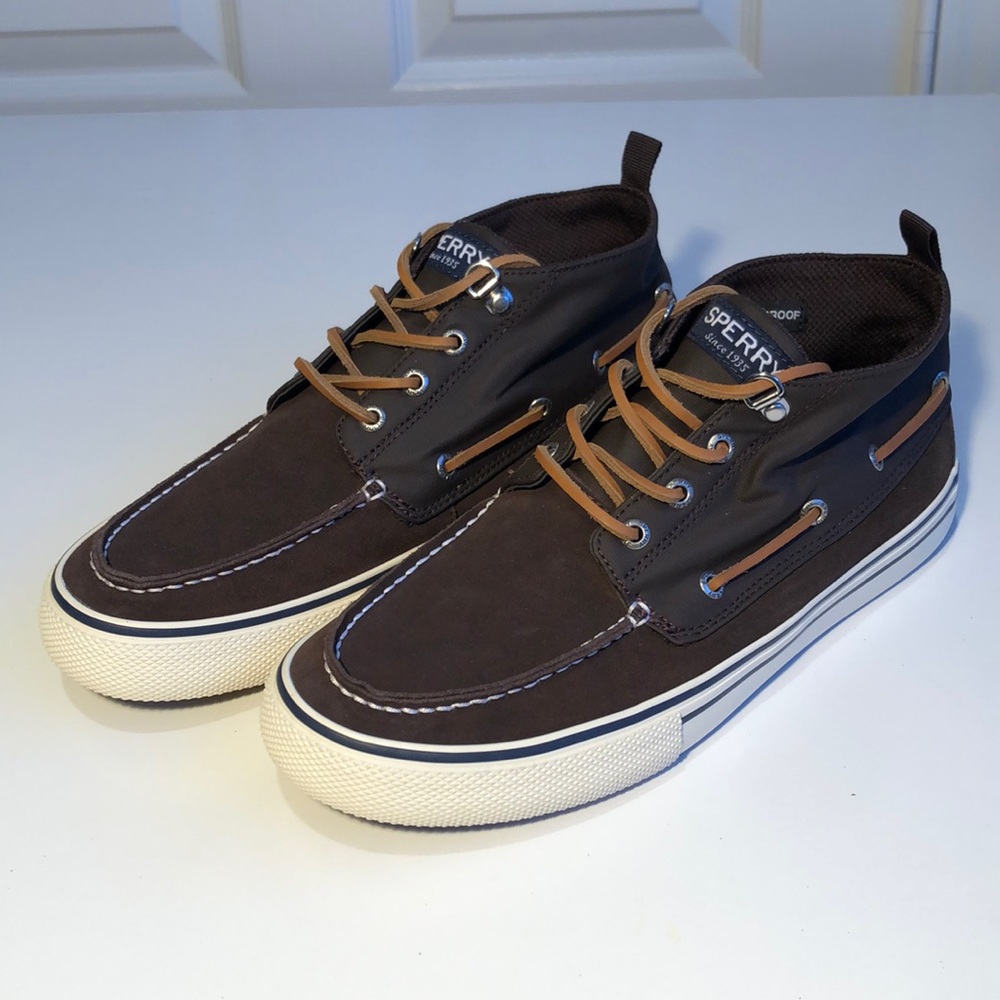 Sperry unworn mens waterproof lace chukka boot.
